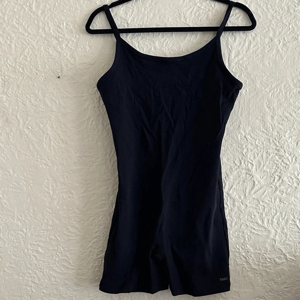 Aritzia TNA Black Ribbed Seamless Active Romper XL
